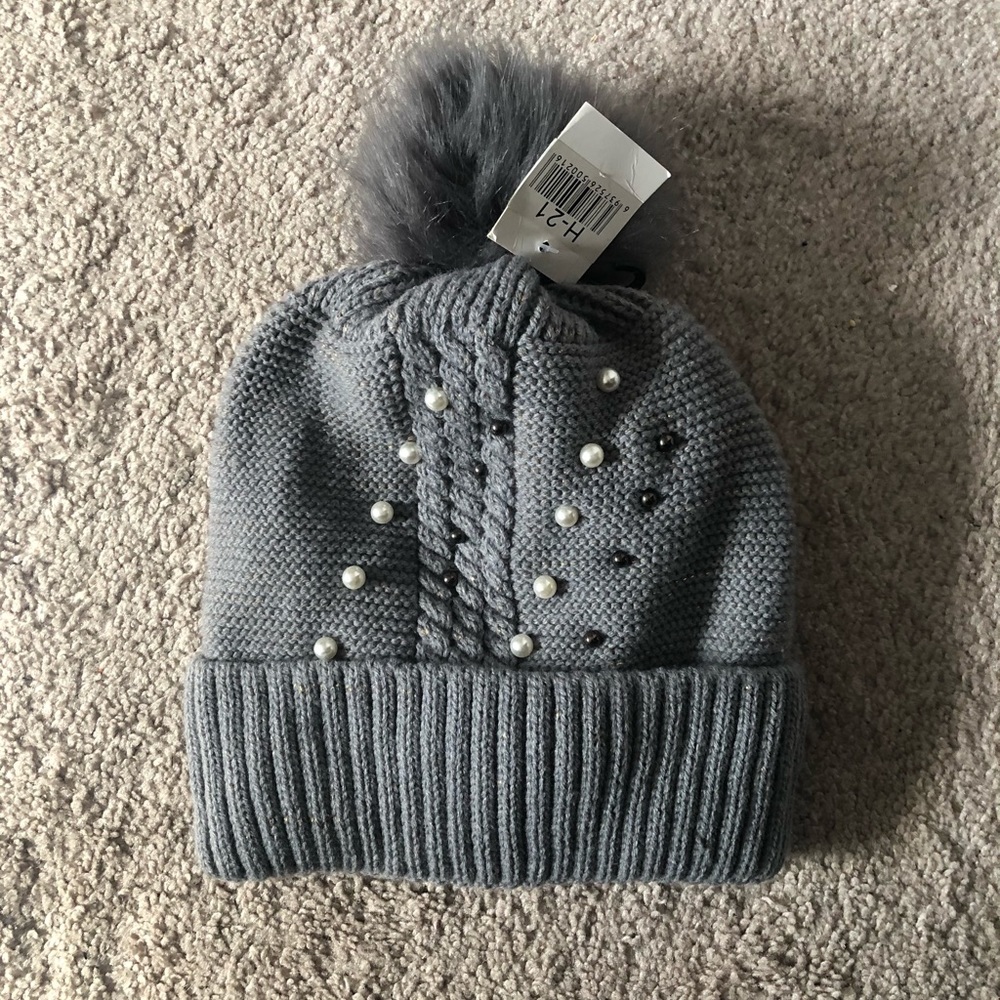 Gray hat